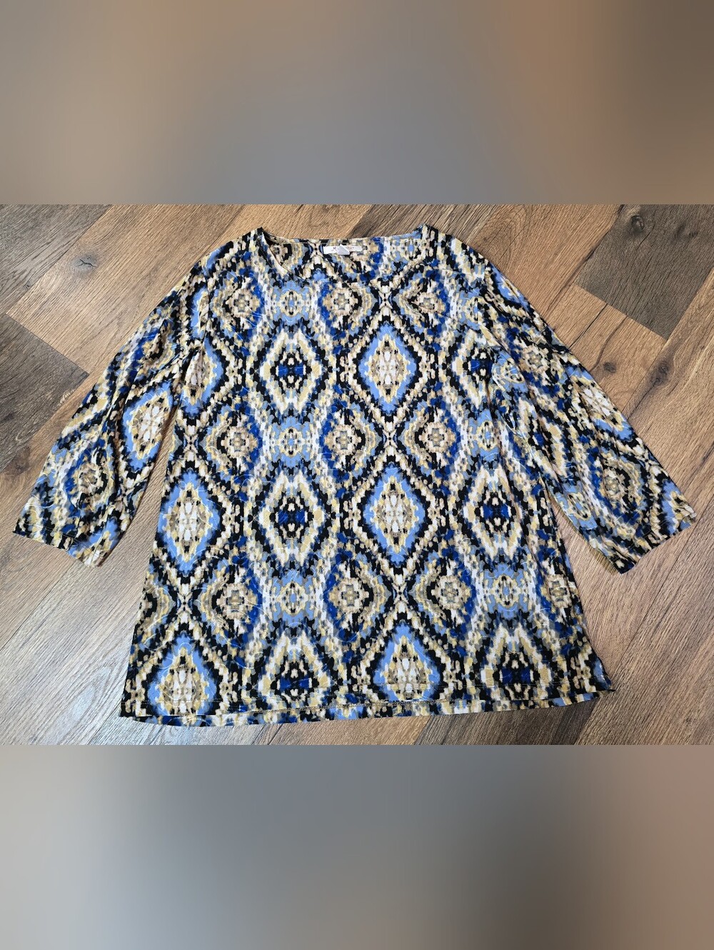 JM Collection Long Sleeve Crewneck Top in Blue, Black and Cream